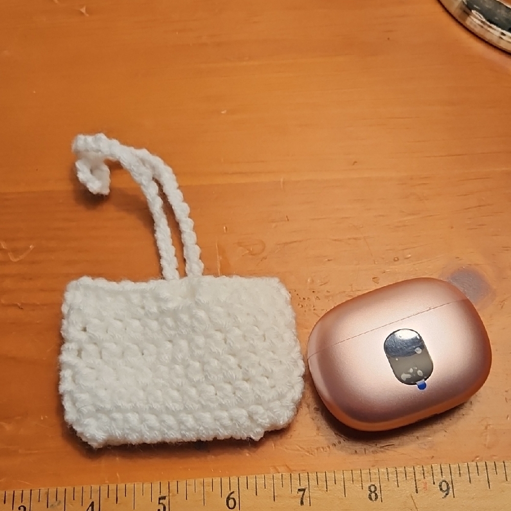 🔥2 / $8🔥Handcrafted White Airpod Pouch